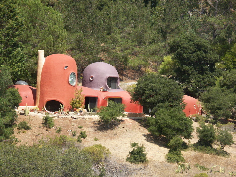 El exterior de la Casa de los Picapiedra