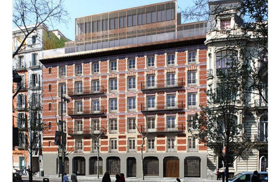 Con una combinación de arquitectura clásica y moderna, Serrano 7 es un nuevo edificio residencial en