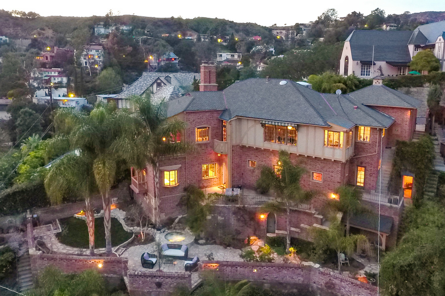 Nicknamed "Westshire Manor," this home was built for actor Bela Lugosi.