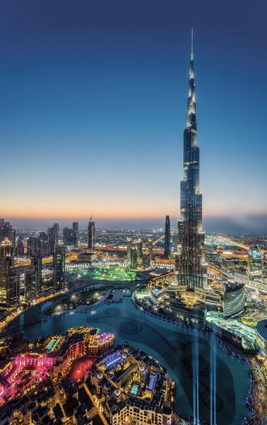 Burj Khalifa, en Dubái, sobrepasa los 828 metros.
