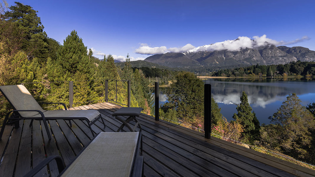 A home on Lake Morenito in Patagonia, Argentina